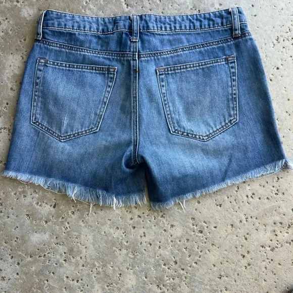 Ashley Mason High-Waisted Raw Hem Denim Shorts Medium Wash Sz 27 - Picture 2 of 10